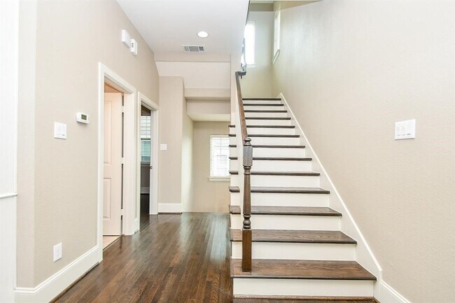 Foto del edificio - 716 Nicholson St