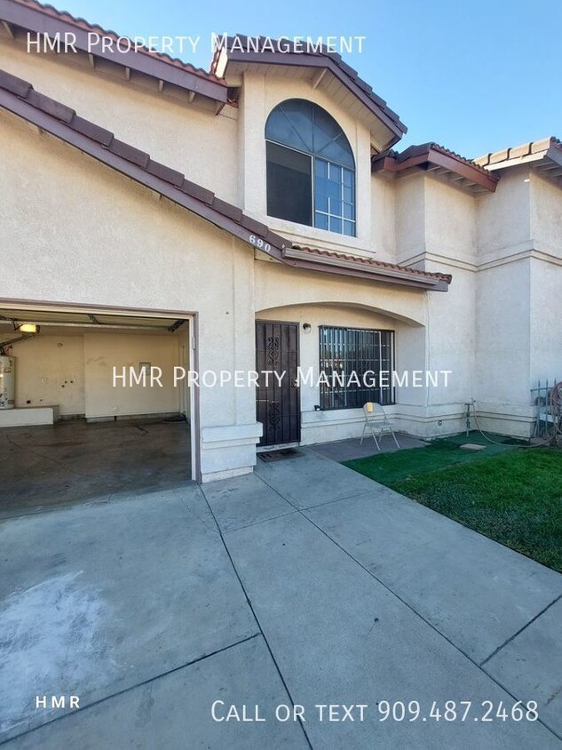 Primary Photo - Duplex townhouse with fruit trees in Pomona.