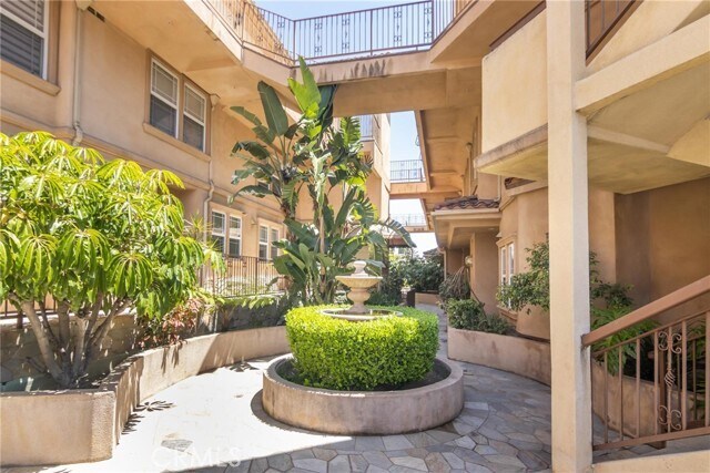 Foto del edificio - 4110 La Crescenta Ave