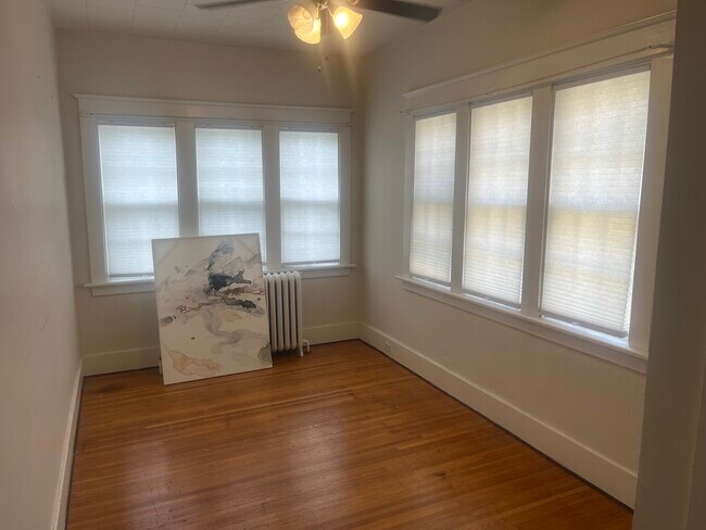 Foto del edificio - 449 Richmond Ave