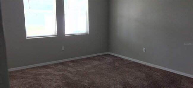 Building Photo - 3020 Sanderling St
