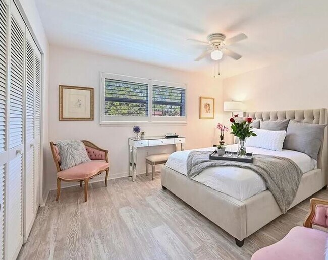 Building Photo - 600 Valley Stream Dr