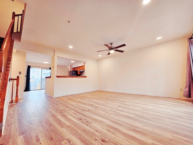 Building Photo - 605 Villager Cir