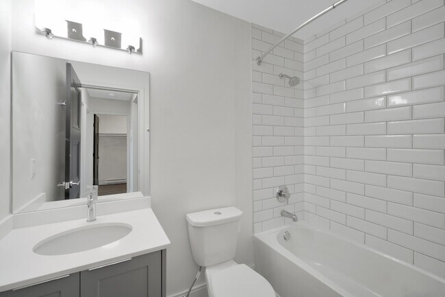 Photo du bâtiment - 847 Howard Avenue
