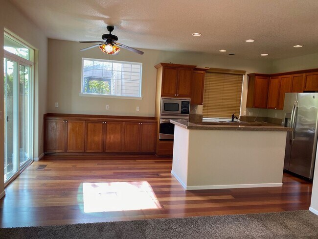 Foto del edificio - 64th Way House