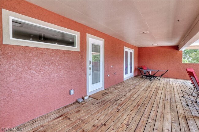 Building Photo - 17707 San Carlos Blvd