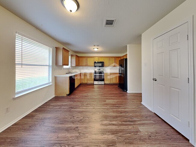 Foto del edificio - 11145 Franklins Tale Loop