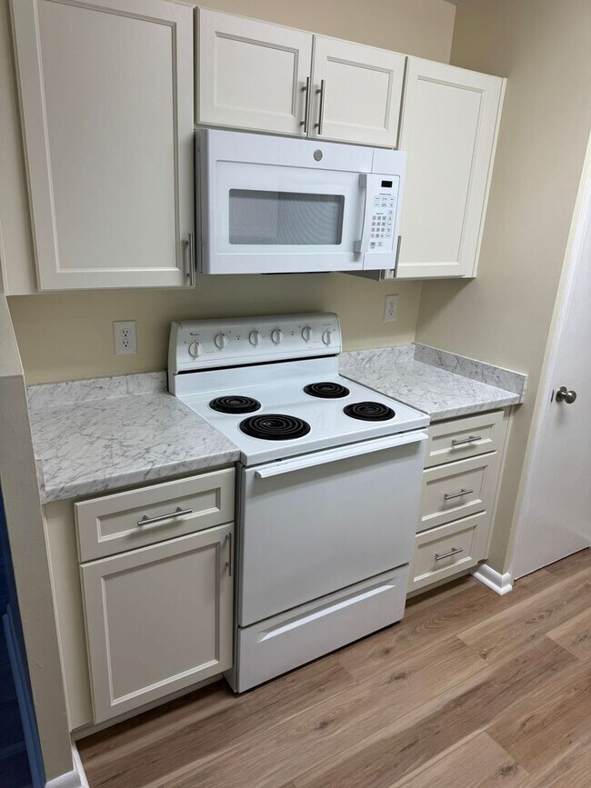 Foto del edificio - 102-4 Turtle Creek Road