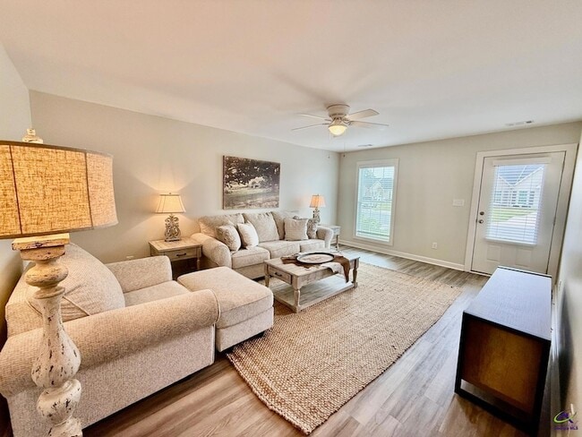 Building Photo - 117 Webster Wy