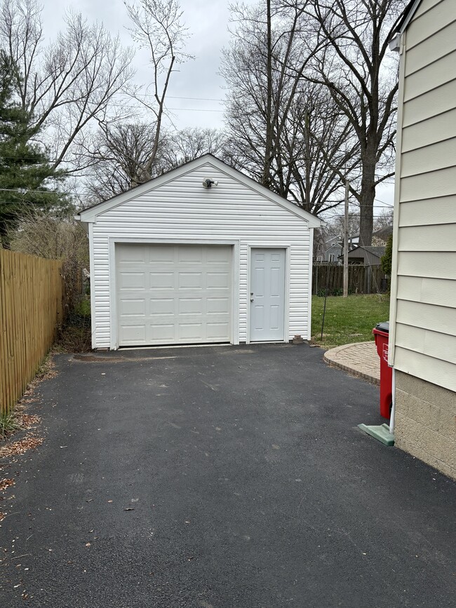 Building Photo - 5681 Indianola Ave