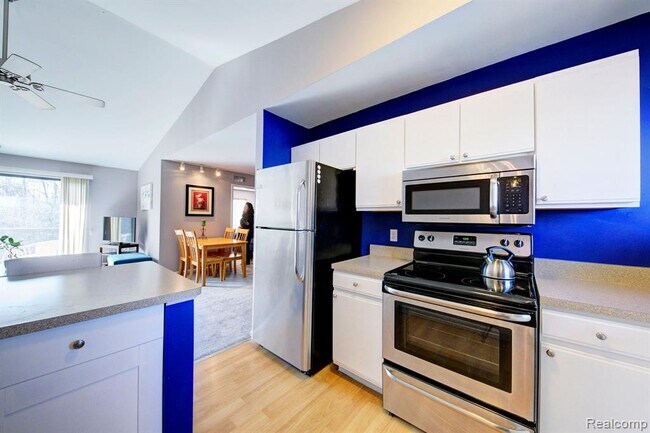 Building Photo - 42793 Lilley Pointe Dr