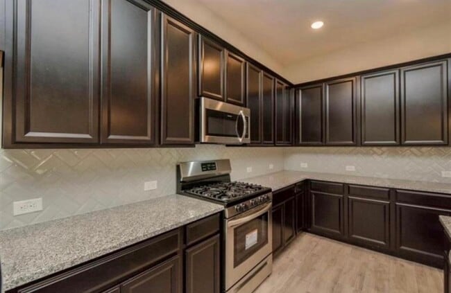 Building Photo - 427 Micaela Meadows Ct