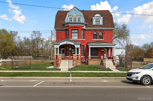 Building Photo - 4114 Trumbull St