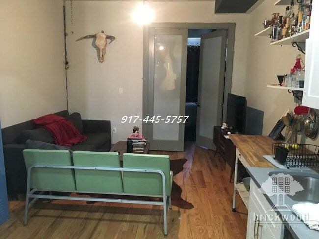 Foto del edificio - 204 Irving Ave