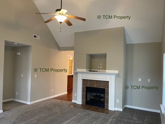 Great Room - 624 Callaway Ct