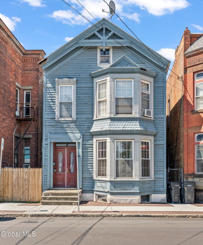 Building Photo - 89 2nd Ave