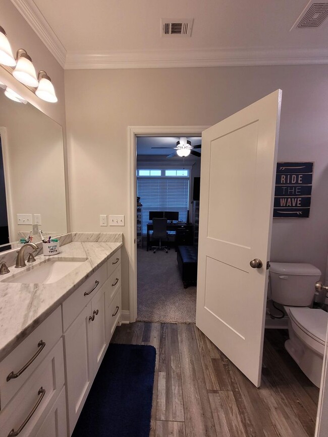 Building Photo - Serene Living in Patriots Point: 4BR/3BA H...