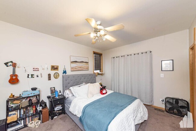 Building Photo - 3 bedroom in Chicago IL 60622
