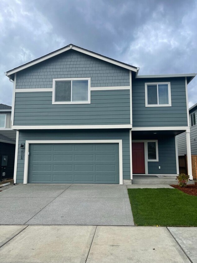 Foto principal - 4 bedrooms + BONUS ROOM And 2.5 baths Tumw...