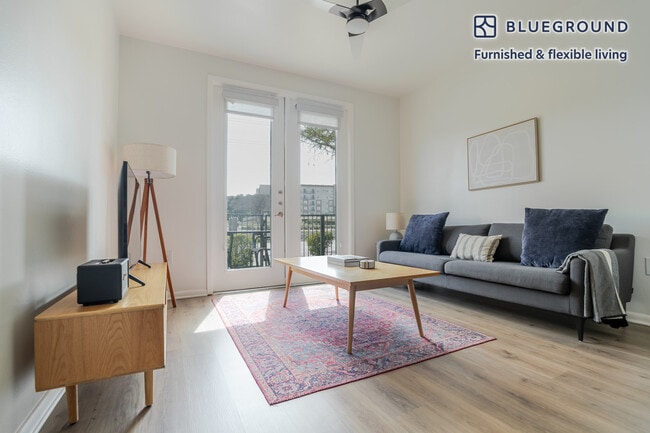 Building Photo - 3001 Esperanza Crossing