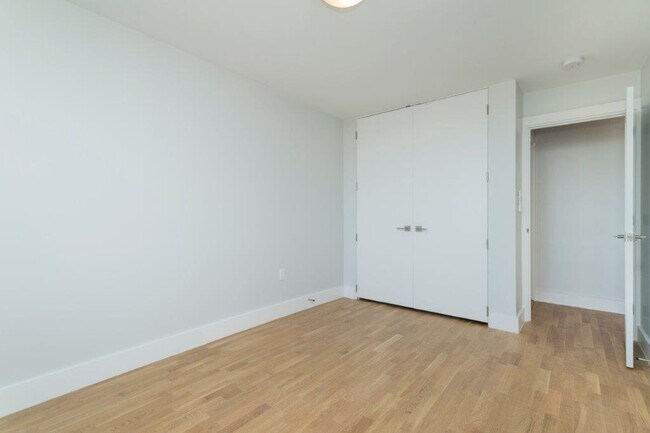 Building Photo - 338 Harvard St