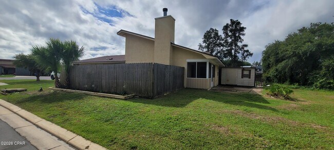 Foto del edificio - 1319 Calabria Rd