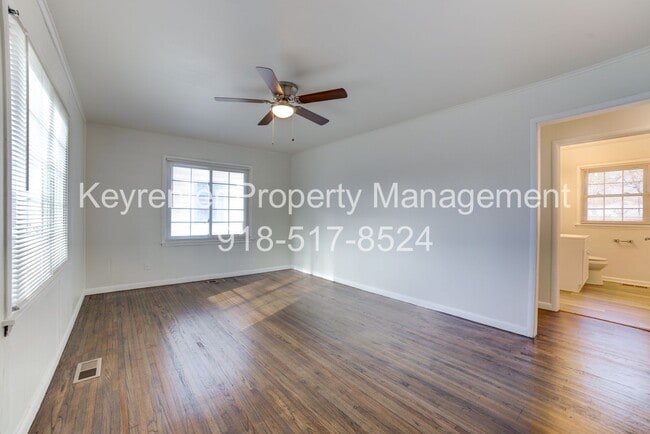 Building Photo - Gorgeous 2 Bedroom West Tulsa Home!