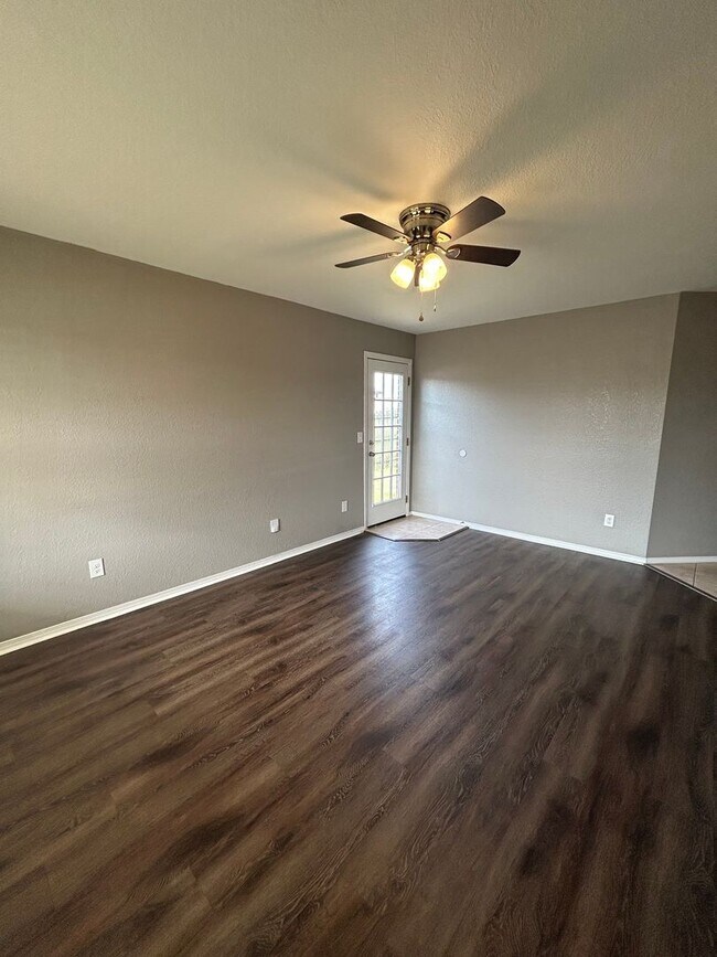 Foto del edificio - 1598 Tolleson Loop