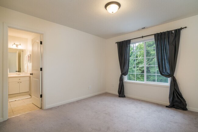 Foto del edificio - 4920 SW Slavin Rd