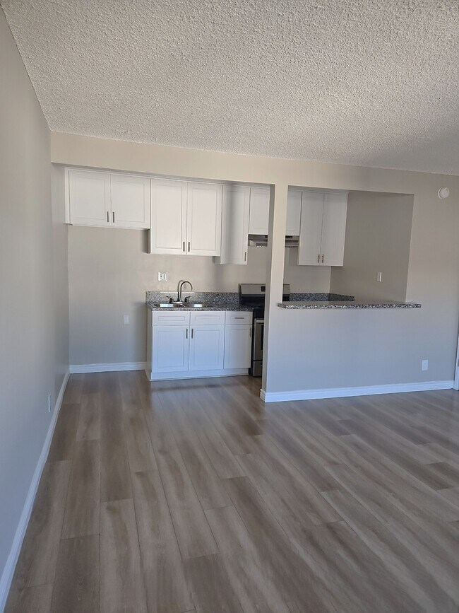 Foto del edificio - 8936 Cedros Ave