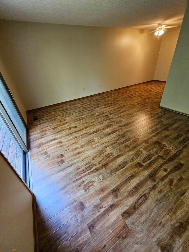 Foto del edificio - 5652 Great Woods Blvd