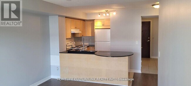 Building Photo - 18 Kenaston Gardens