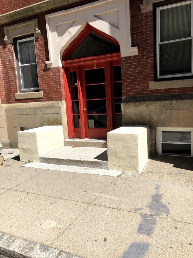 Building Photo - 58 Mansfield St