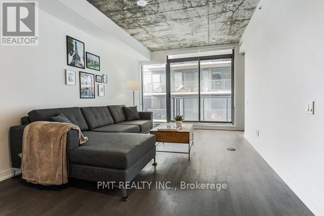 Photo du bâtiment - 560-560 King St W