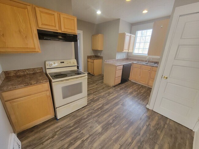 Foto del edificio - 3515 Evanston Ave 2BR/1.5BA (Cincinnati)