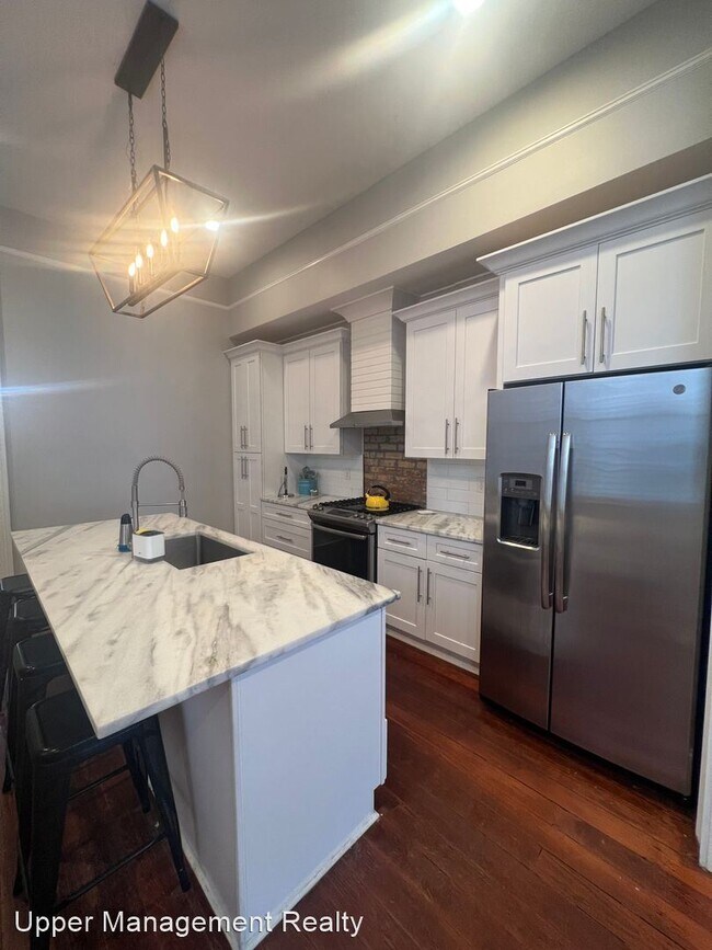 Building Photo - 4 br, 2 bath Apartment - 2406 Baronne 2406...