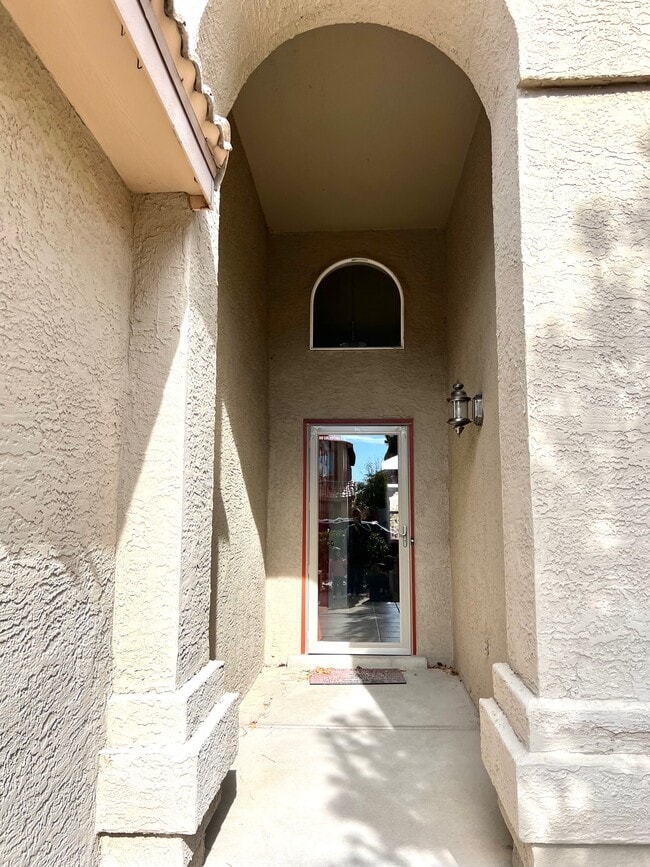 Building Photo - 7419 Desert Eagle Rd NE