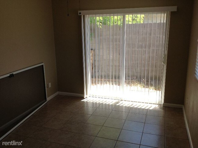Building Photo - 1242 E Berridge Ln