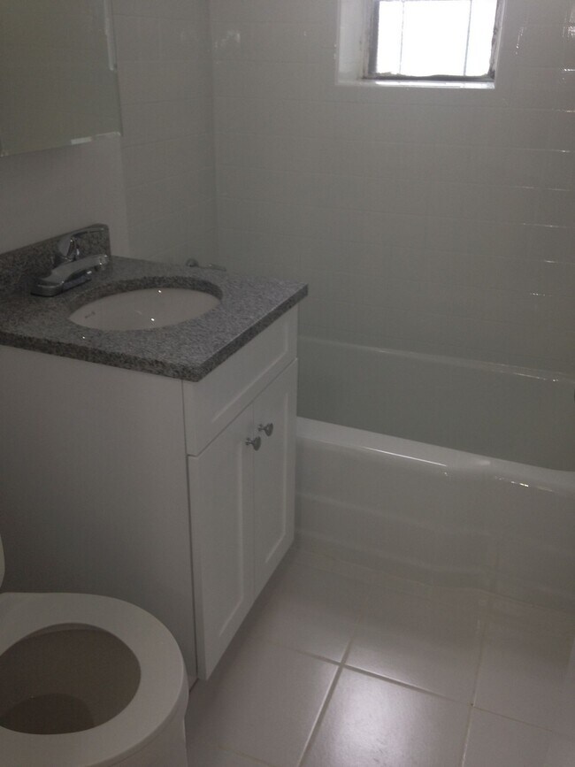 Foto del edificio - 123-30 83rd Ave