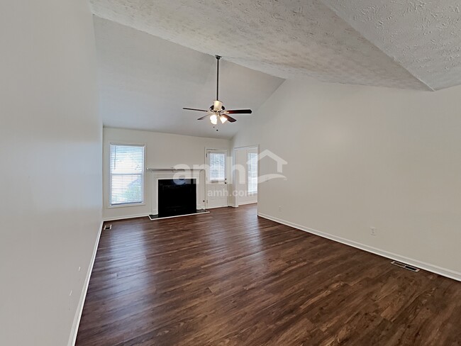 Foto del edificio - 1180 Eagle Pointe Dr NW