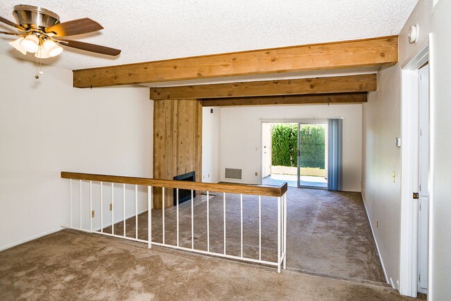 Building Photo - Great 2-bedroom condo in San Marcos availa...