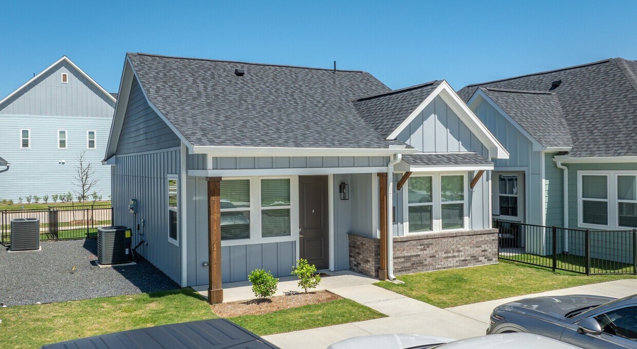 Foto principal - 10503 Peek Rd