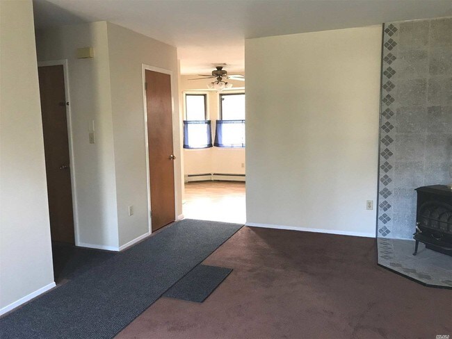 Foto del edificio - 489 Rowlinson Dr