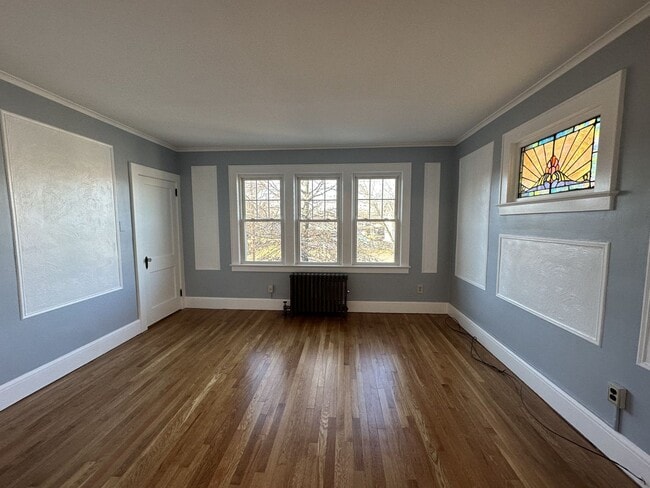 Building Photo - 115 Linden Rd