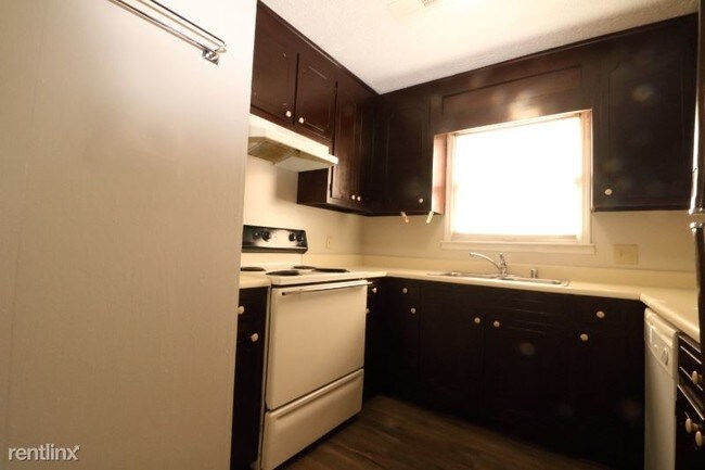 Foto del edificio - 6202 Friar Tuck Dr NW
