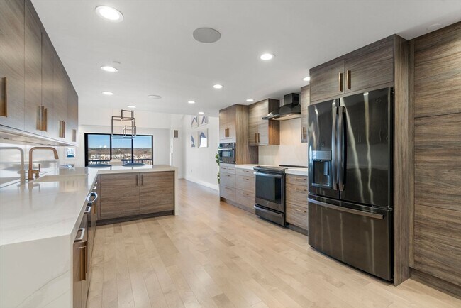 Foto del edificio - 65 Lake Ave