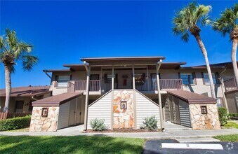 Building Photo - 927 Capri Isles Blvd