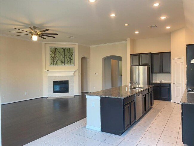 Foto del edificio - 4619 Tamara Heights Ln