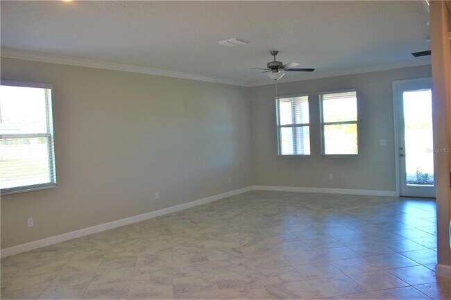 Foto del edificio - 9077 Shadyside Ln