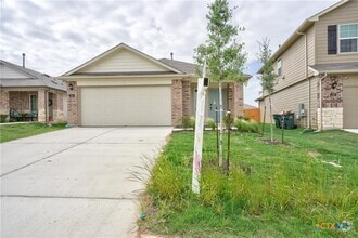 Building Photo - 121 Roanwood Dr